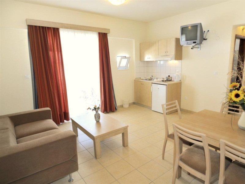 إياليسوس Anita Aparthotel المظهر الخارجي الصورة
